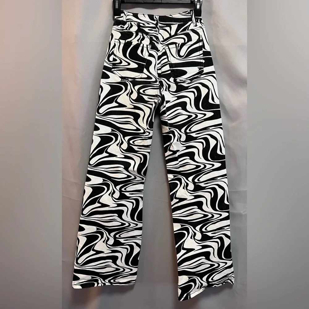 SO Super High‎ Rise Wide Leg Jean/Size 0/24W White/ Black